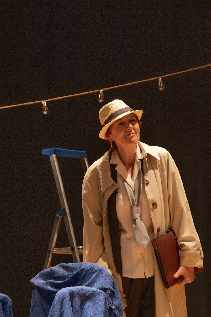 Comedia meta-teatral por la Compañía Rana y Telón