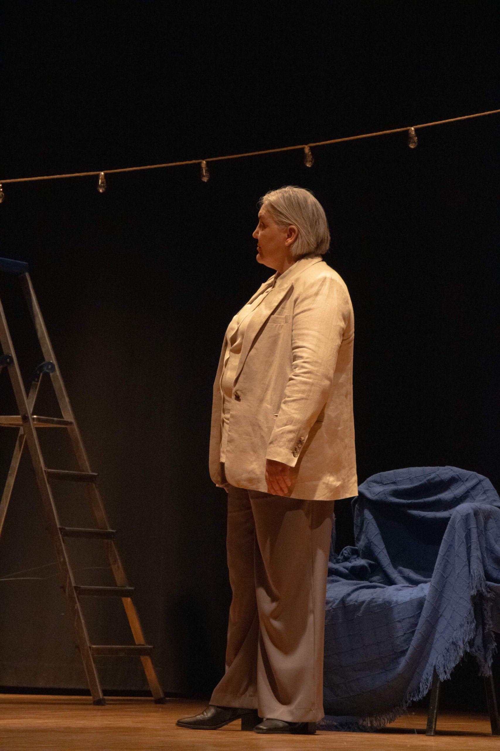 Enredo cómico en el escenario - Rana y Telón